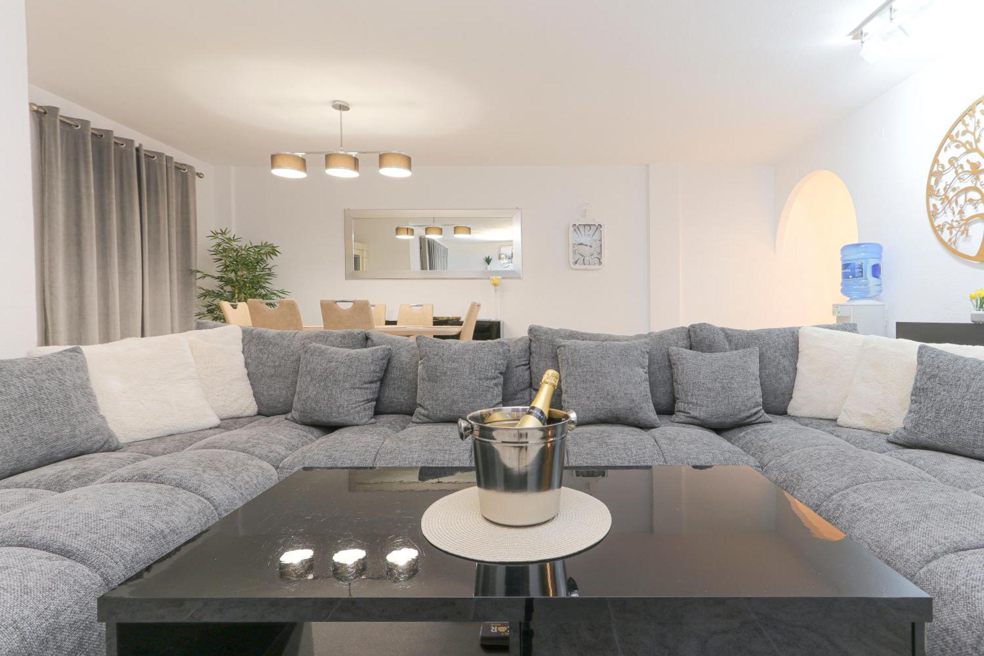 Presidential Suite Villamartin Plaza Av Brisas 67 Alicante Esterno foto